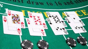 Prize table interface showing slot payouts and symbol multipliers in a clear grid format